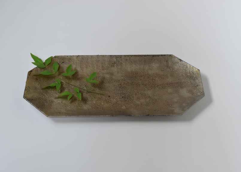 隅切一文字盆 蒔地漆 濃錫錆／田澤祐介 | うつわと暮らし 凛 ONLINE SHOP