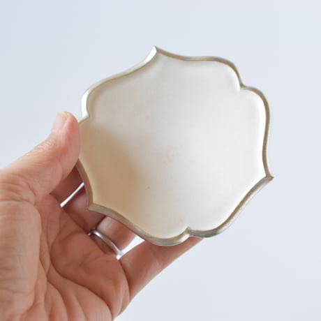 東一仁 湯呑み 茶托 ウンリュウ ２客セット 小皿 豆皿 東一仁 湯呑み 茶托 ウンリュウ 2客セット 小皿 豆皿