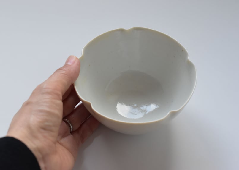 青白磁輪花深鉢（小）／竹下努 | うつわと暮らし 凛 ONLINE SHOP