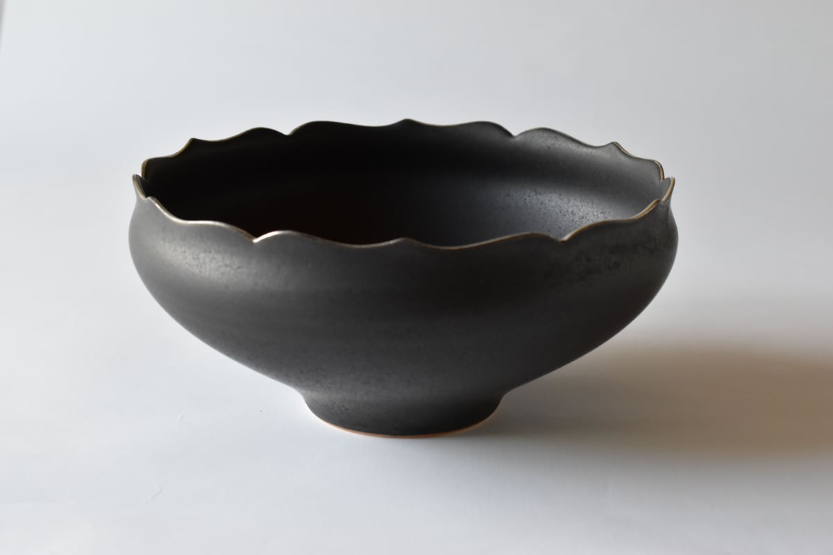 黒稜花銀彩深鉢／東一仁 | うつわと暮らし 凛 ONLINE SHOP