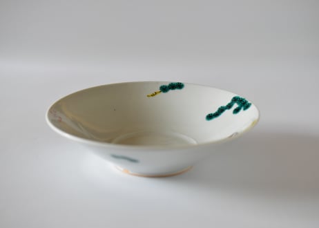 色絵松猫図浅鉢／工房あめつち