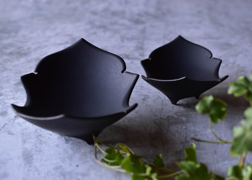 黒蝙蝠鉢（中）／木下和美 | うつわと暮らし 凛 ONLINE SHOP