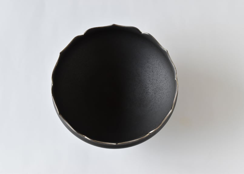 黒稜花銀彩深鉢／東一仁 | うつわと暮らし 凛 ONLINE SHOP