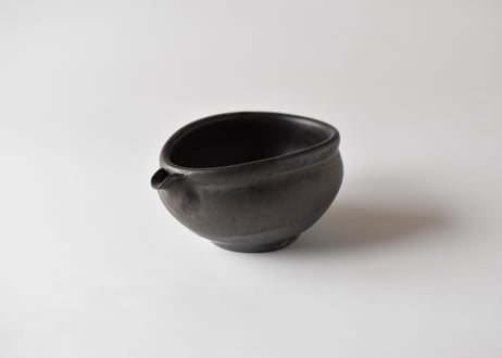 黒釉片口小鉢／馬場勝文