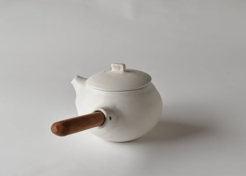 白磁マット急須（丸)／馬場勝文 | うつわと暮らし 凛 ONLINE SHOP 