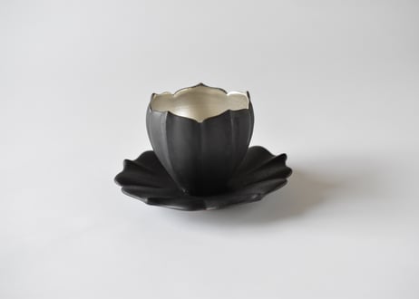 東一仁 黒稜花銀彩（五葉）カップ・ソーサー 2セット 作家もの 器 CATEGORY 東一仁（磁器） | うつわと暮らし 凛 ONLINE SHOP