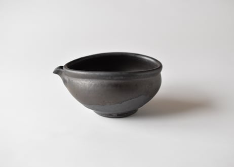 黒釉片口小鉢／馬場勝文