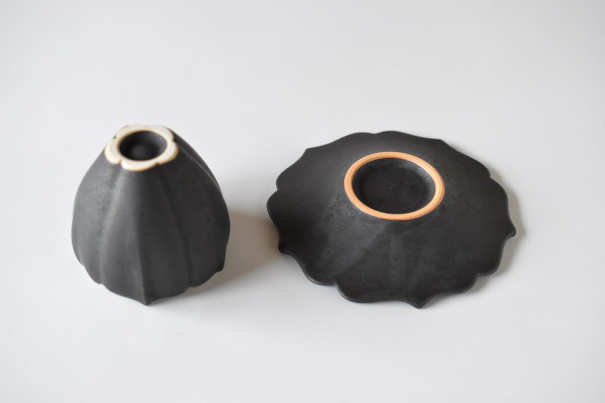 東一仁 黒稜花銀彩（五葉）カップ・ソーサー 2セット 作家もの 器 黒稜花銀彩C/S(五葉)／東一仁 | うつわと暮らし 凛 ONLINE SHOP