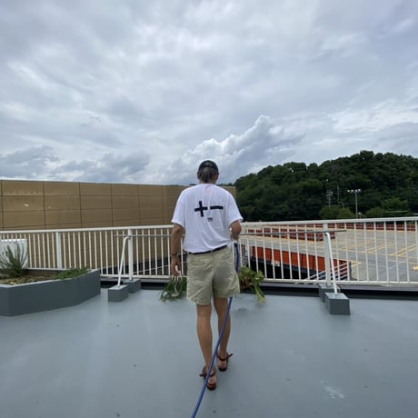 NO ACTION TEE WHITE x BLACK