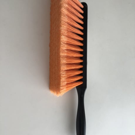 SFC BEACH SAND BRUSH.  BLK/ORG.