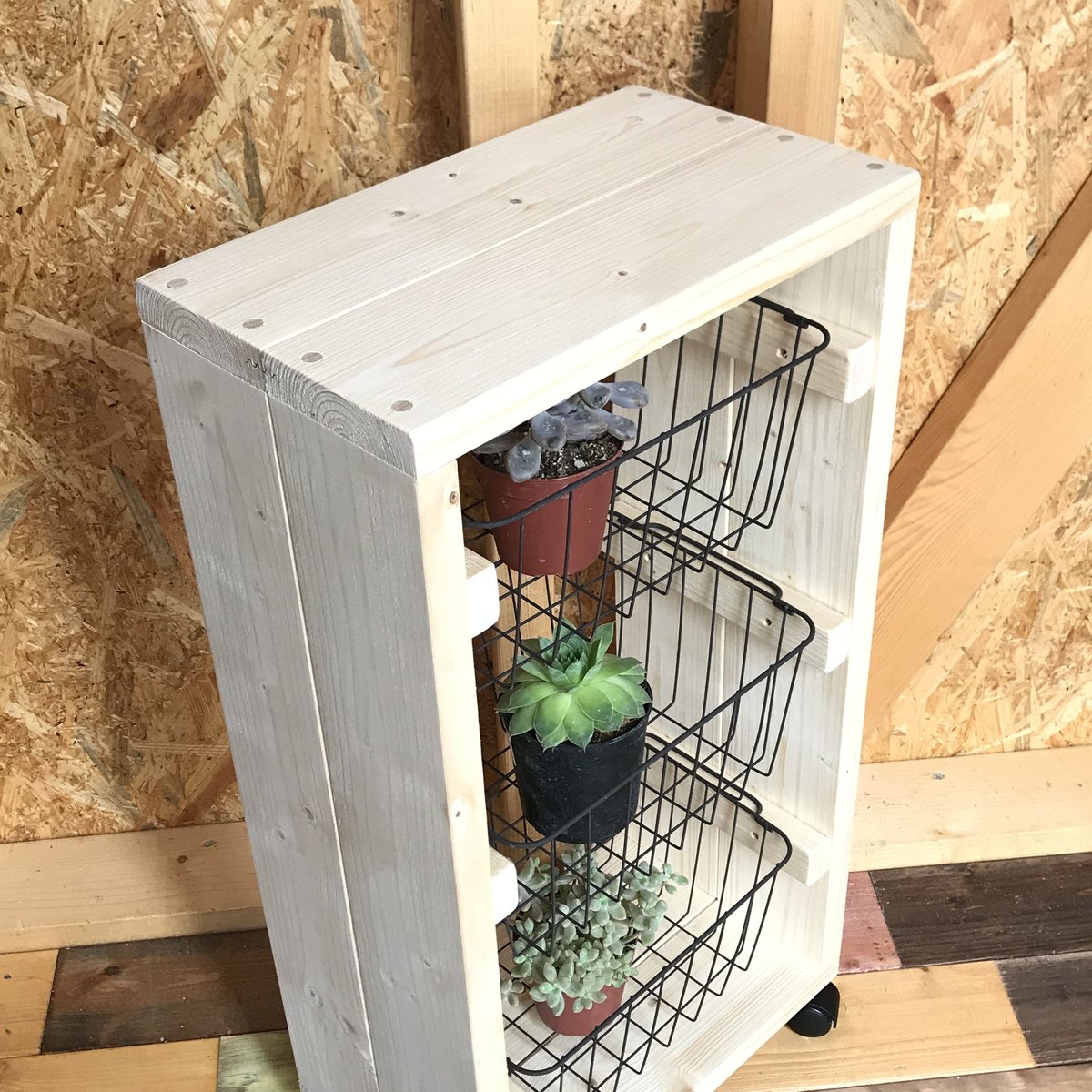 ワイヤーバスケットシェルフ3段【handmade】無塗装キャスター ワイヤーバスケットシェルフ3段【handmade】無塗装キャスター