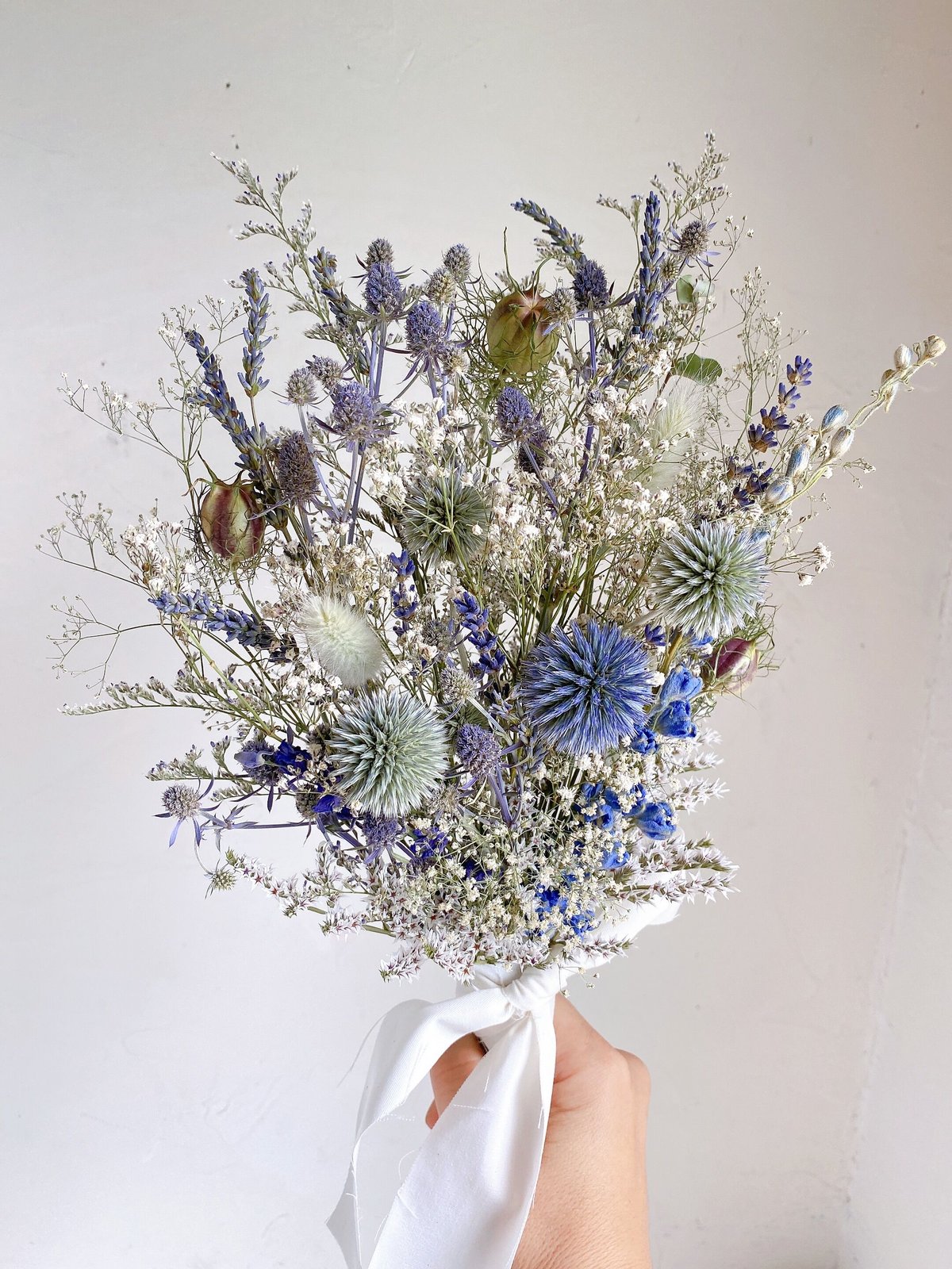 夏のBlue&White 涼しげスワッグブーケ | ayakai flower STORE
