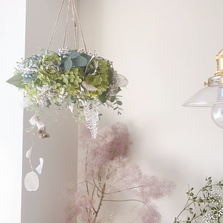 夏のフライングリース　空にふんわり浮かぶ、アナベル　ユーカリ　リース　Summer Flying Green Wreath