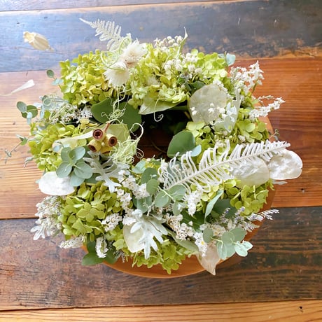 夏のフライングリース　空にふんわり浮かぶ、アナベル　ユーカリ　リース　Summer Flying Green Wreath
