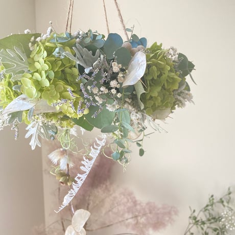 夏のフライングリース　空にふんわり浮かぶ、アナベル　ユーカリ　リース　Summer Flying Green Wreath
