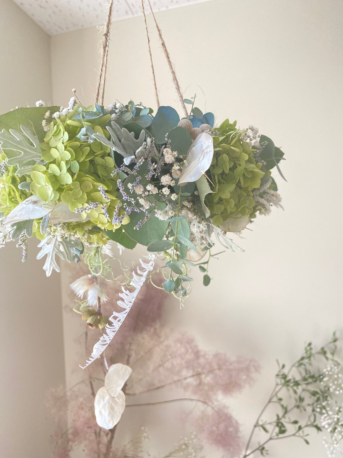 夏のフライングリース 空にふんわり浮かぶ、アナベル ユーカリ リース