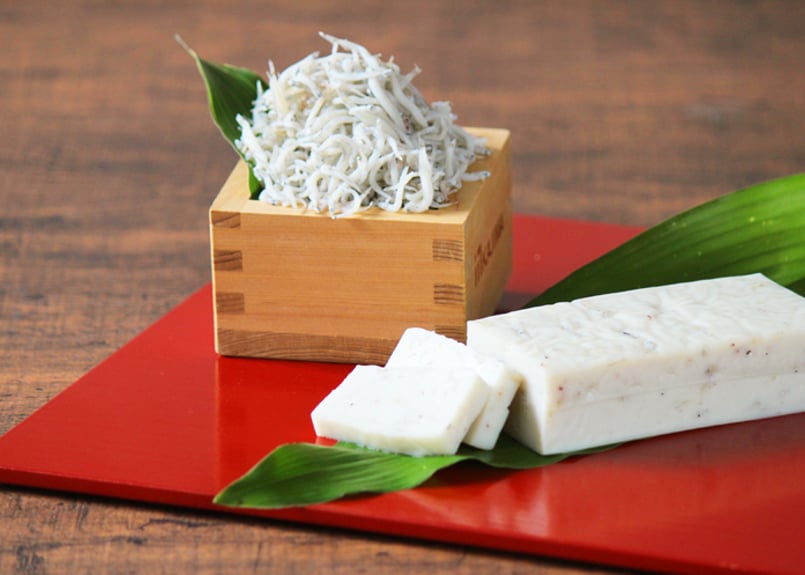 Tuhma5522(送料込み) 増富商店 釜揚げしらす 150g×4p（化粧箱）: 近畿エリア
