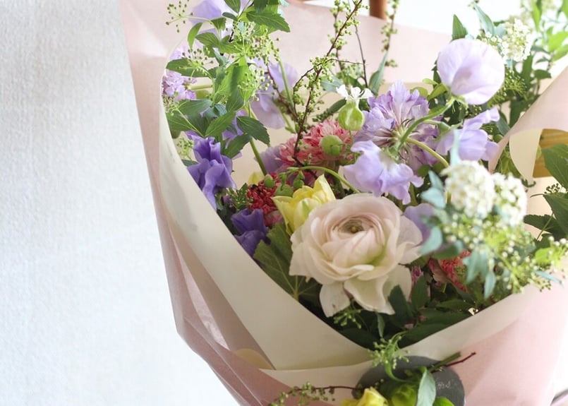 etela】花贈り「おまかせブーケ」※直径約25cm(商品コード etela】花贈り「おまかせブーケ」※直径約25cm(商品コード