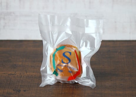 【Osteria e Bottega S】自家製スカモルツァアフミカータ燻製チーズ（商品コード:TF530373）