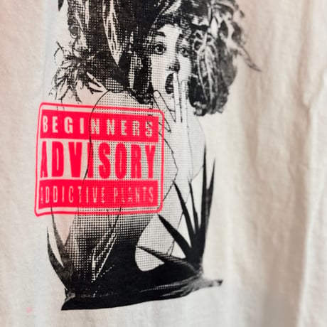 ADVISORY_Tシャツ/ネオンピンク【ボディ白×プリント黒＆ネオンピンク】