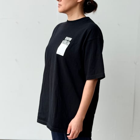 「Grow from the Roots」Tシャツ　【BODY：BLACK／PRINT：WHITE】