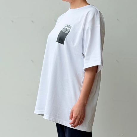 「Grow from the Roots」Tシャツ　【BODY：WHITE／PRINT：BLACK】