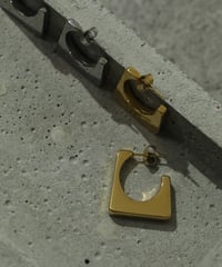 金属アレルギー対応 フラットモチーフデザインピアス 両耳用 サージカルステンレス swp15065ogg