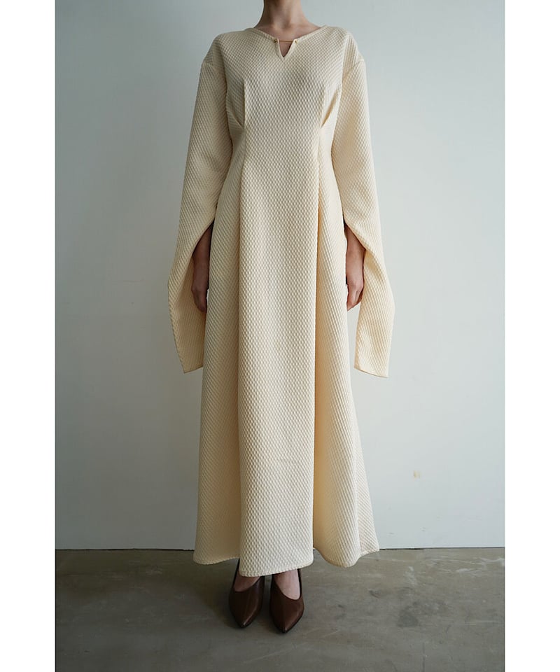 arm slit one-piece（ivory） | 【Acka.】エーシーケーエー｜公式オ...