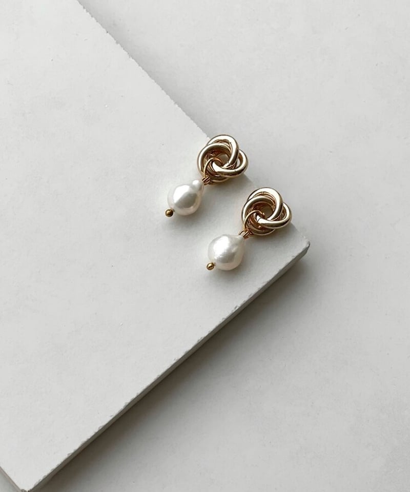 A.B. ELLIE Infinity Knot Baroque Drop | Acka A.B. ELLIE Infinity Knot Baroque Drop | Acka