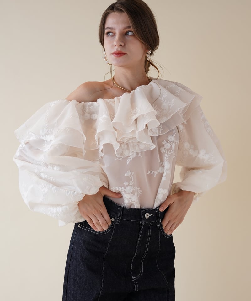 トップス acka embroidery frill blouse Acka embroidery frill blouse
