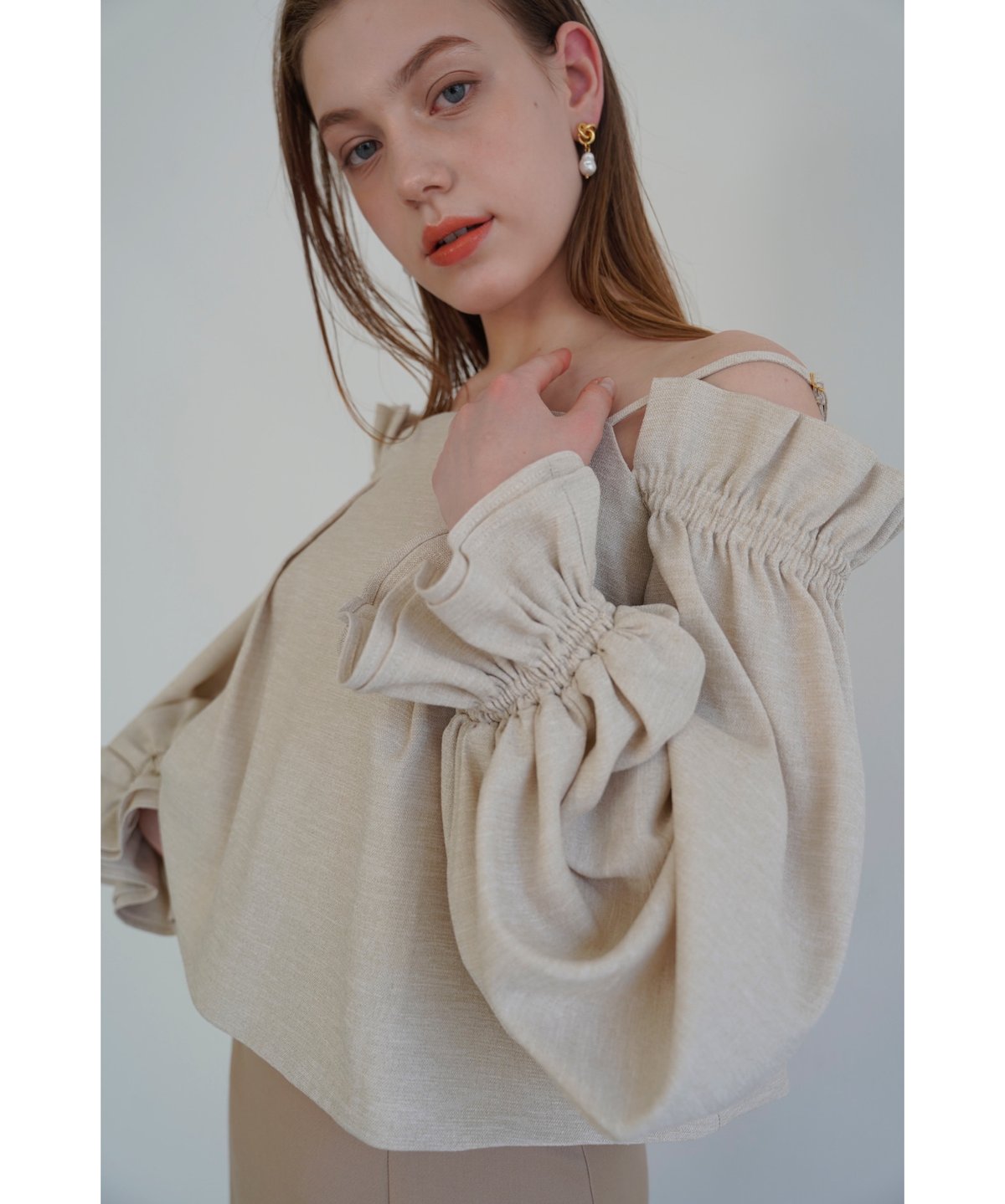 puffy cami blouse | Acka.| エーシーケーエー|公式オンライン puffy cami blouse | Acka.| エーシーケーエー|公式オンライン