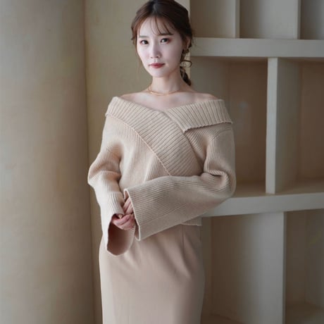 off shoulder knit（beige）