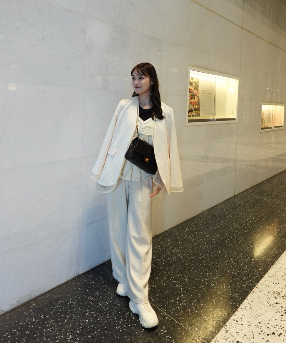 Acka. glossy no collar jacket