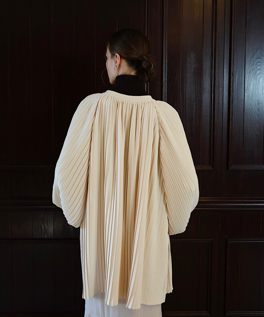 pleats volume blouse | Acka.| エーシーケーエー|公式 pleats volume blouse | Acka.| エーシーケーエー|公式