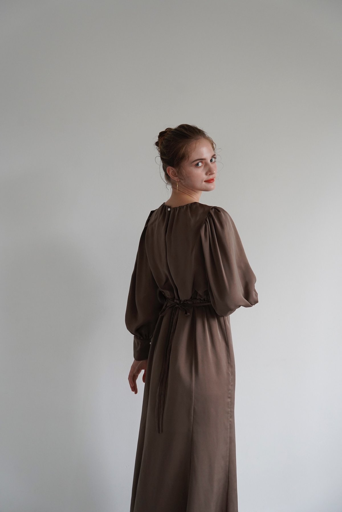 スーツ・フォーマル・ドレス Acka satin mermaid one-piece (brown) satin mermaid one-piece | Acka.｜ エーシーケーエー｜公式