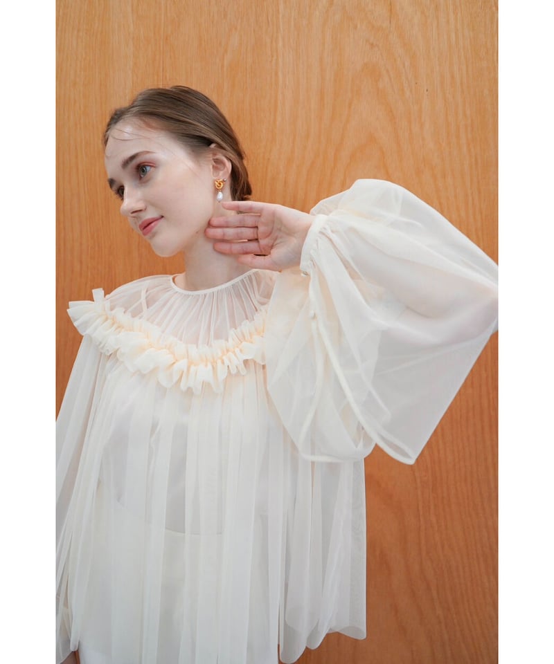 gather tulle blouse | Acka.｜ エーシーケーエー｜公式オンラインストア