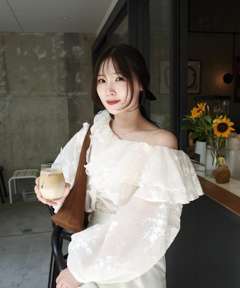 embroidery frill blouse | Acka.｜ エーシーケーエー｜公式オンラ...