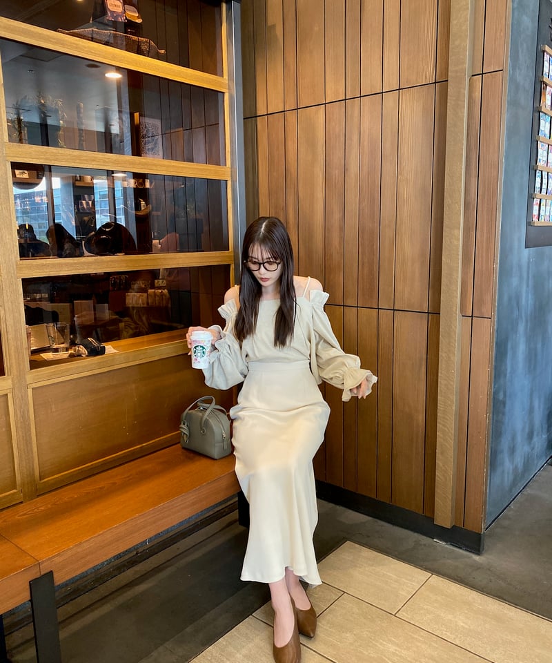 puffy cami blouse | Acka.| エーシーケーエー|公式オンライン puffy cami blouse | Acka.| エーシーケーエー|公式オンライン
