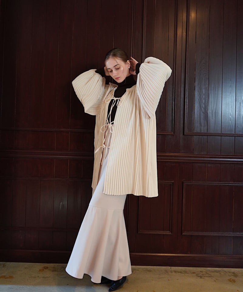 pleats volume blouse | Acka.｜ エーシーケーエー｜公式オンラインストア 