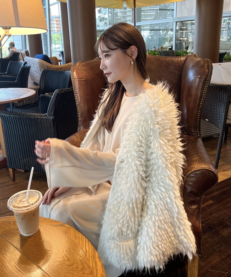 Acka loop knit cardigan ( beige )ボリューム感がありながらも