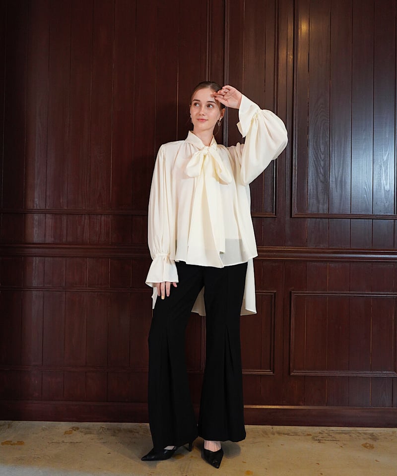 loose ribbon blouse | Acka.｜ エーシーケーエー｜公式 