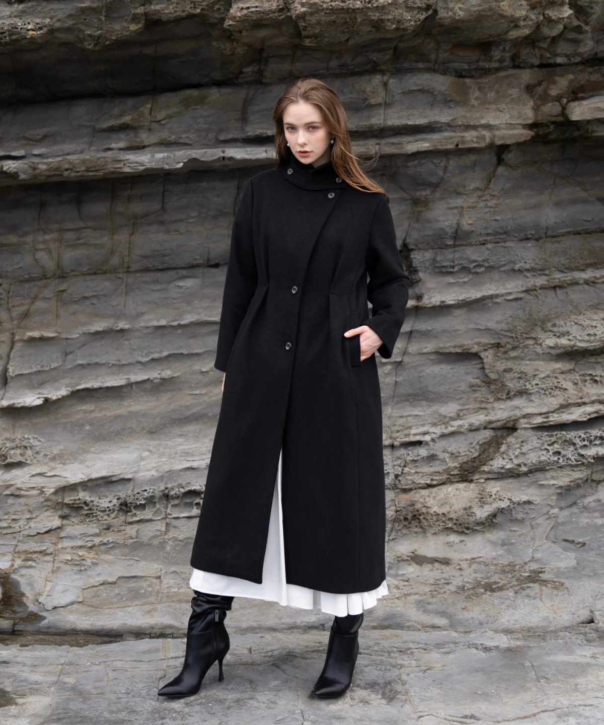 Acka. stand collar fringe coat