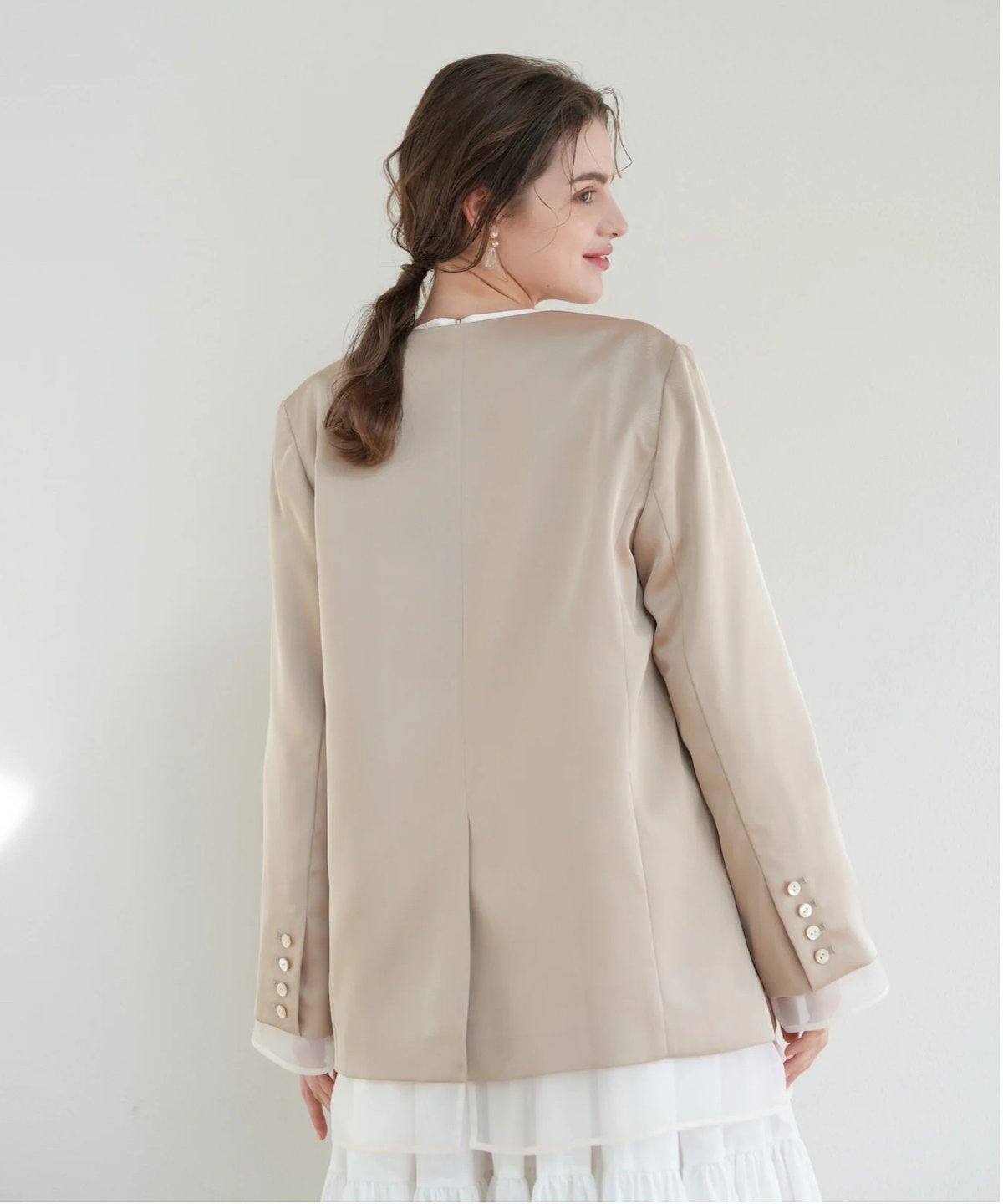 glossy no collar jacket | Acka.| エーシーケーエー|公式 glossy no collar jacket | Acka.| エーシーケーエー|公式