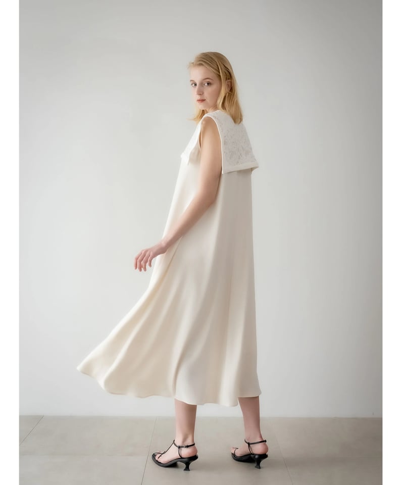 Acka lace no sleeve one-piece