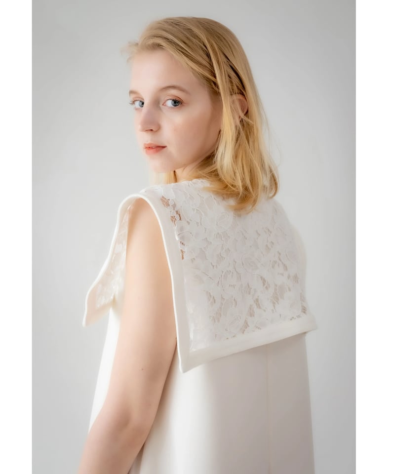 Acka lace no sleeve one-piece