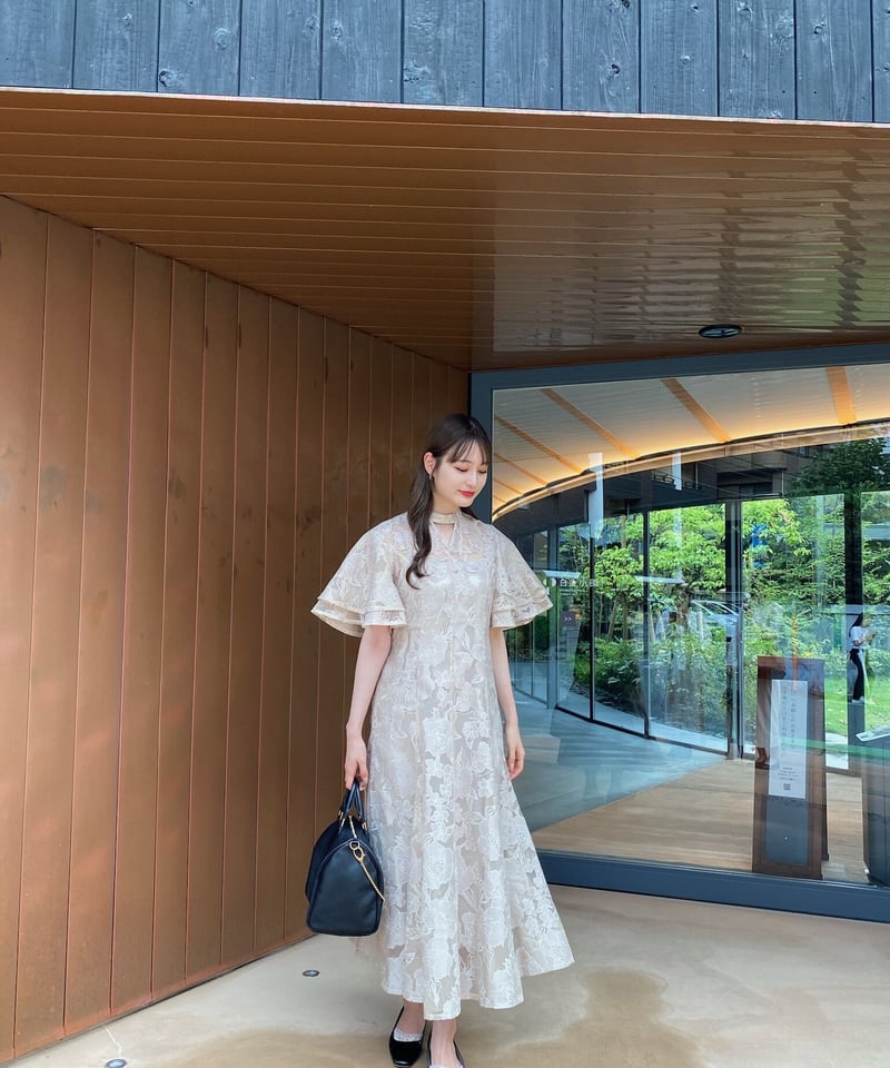 [本日限定]acka all sheer flower dress（beige）二重に重ねたフレア袖は