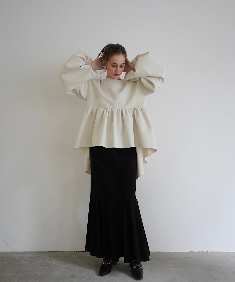 peplum loose sweat | Acka.| エーシーケーエー|公式 peplum loose sweat | Acka.| エーシーケーエー|公式