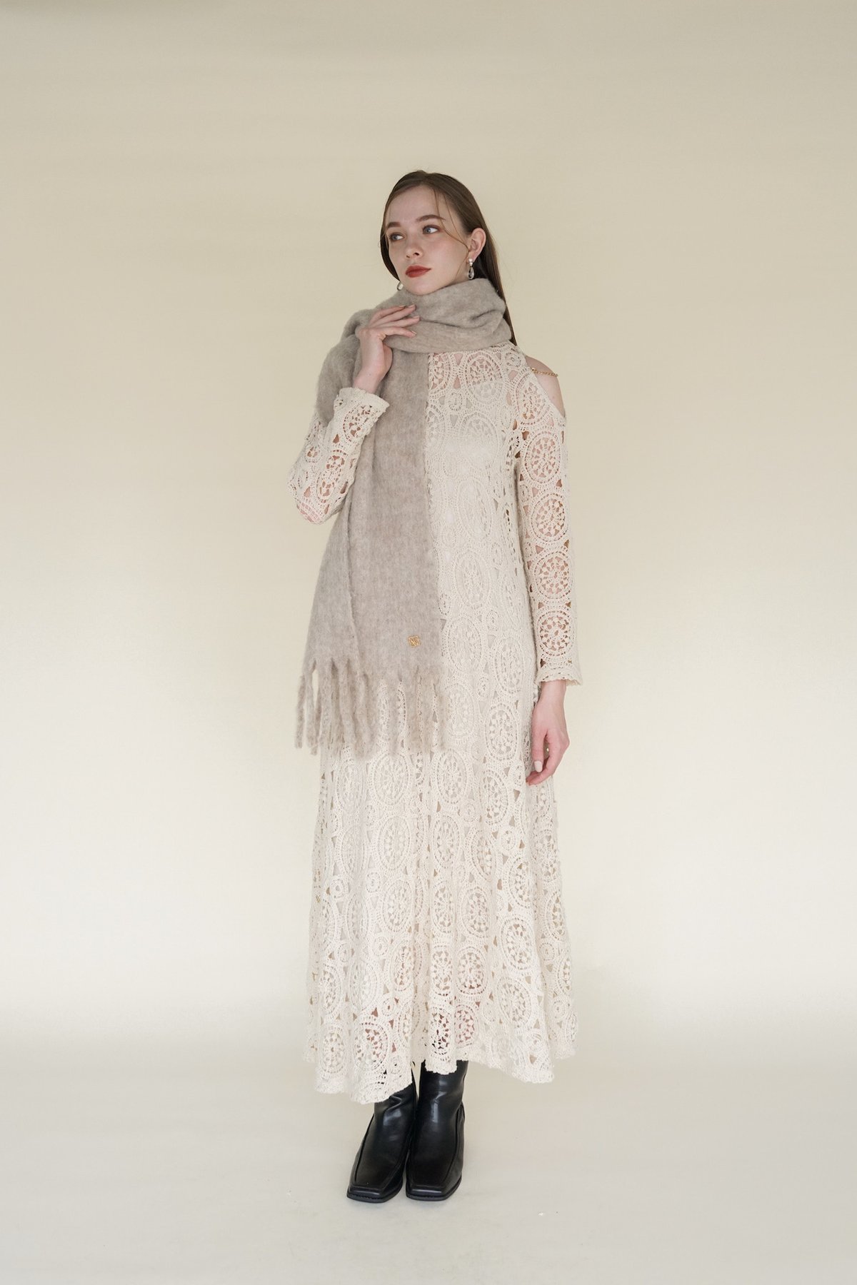 volume fringe muffler | Acka.｜ エーシーケーエー｜公式