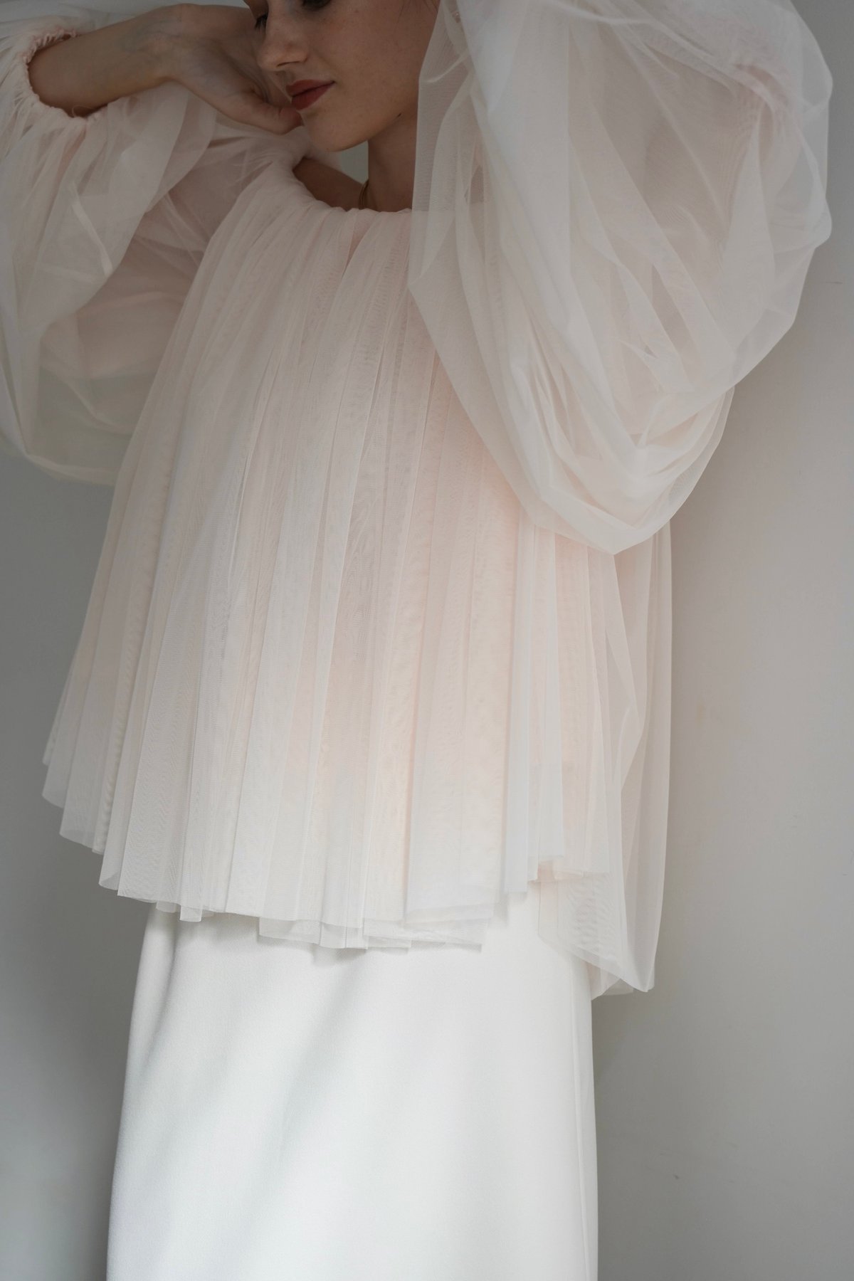 tulle shirring blouse | Acka.｜ エーシーケーエー｜公式オンラインストア