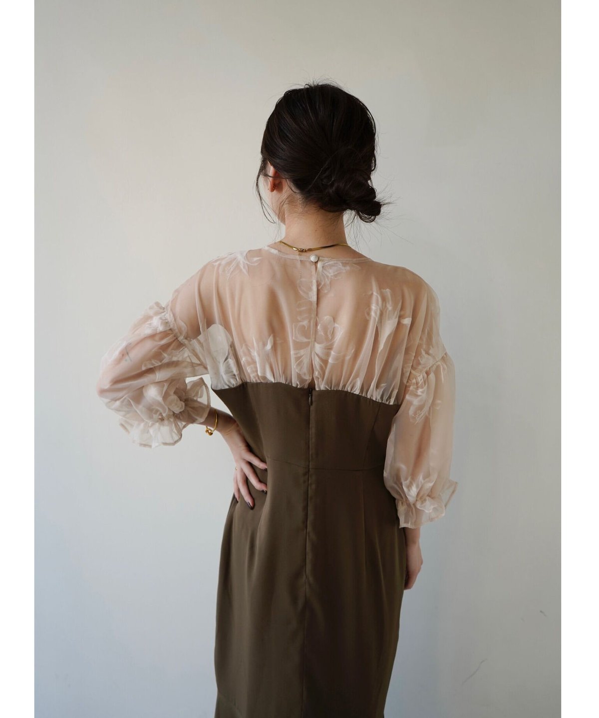 sheer puff dress(brown) | Acka.| エーシーケーエー|公式オンラ sheer puff dress(brown) | Acka.| エーシーケーエー|公式オンラ